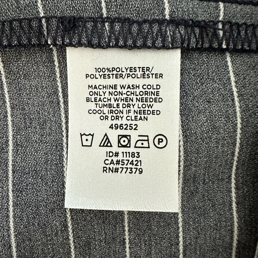 NWT Ann Taylor Striped V-Neck Peplum Blouse - Size 2 - Picture 4 of 4